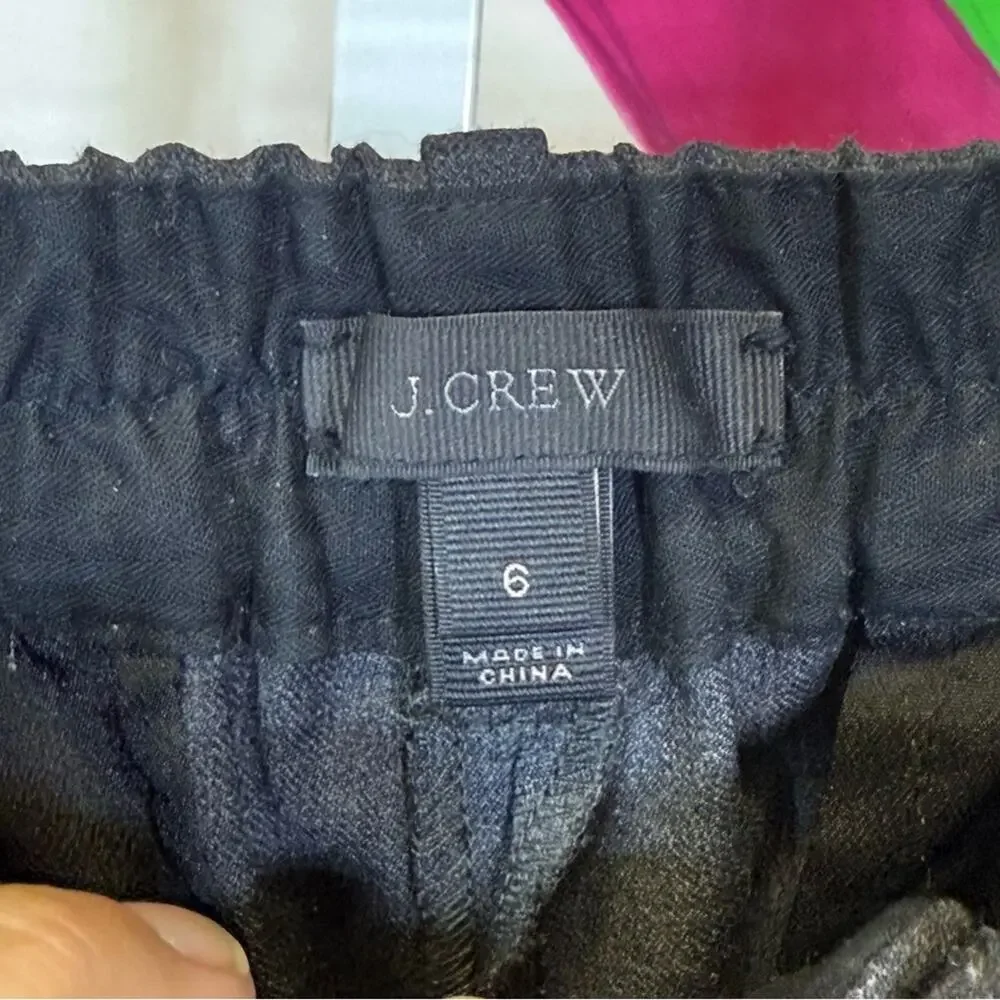 J. Crew, Gray and White Capris with Stretch Waistband. Size 6. Excellent cond!